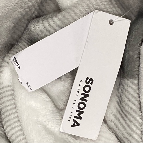 NWT Sonoma Plush robe in size M. Grey plaid. - Picture 6 of 12